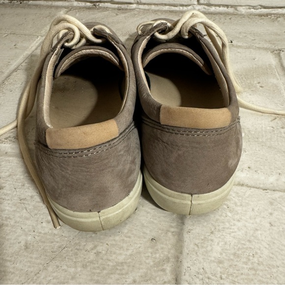 ECCO Women's Warm Gray Nubuck Casual Soft Lace-Up Sneaker Sz 8 - Picture 3 of 10